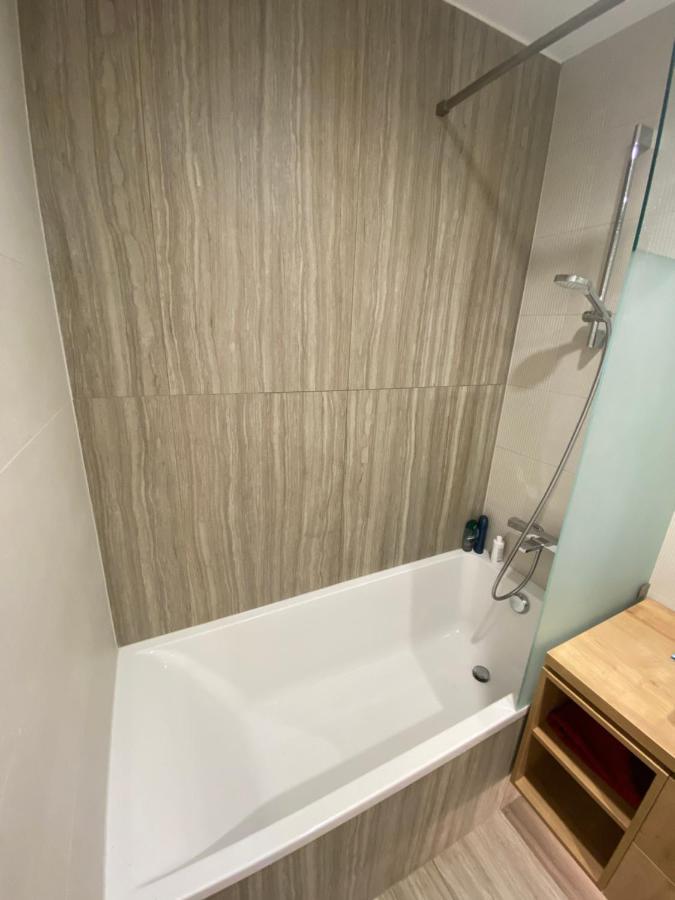 Bonnie-Premium Lelle Waterfront Private Apartment Balatonlelle Luaran gambar