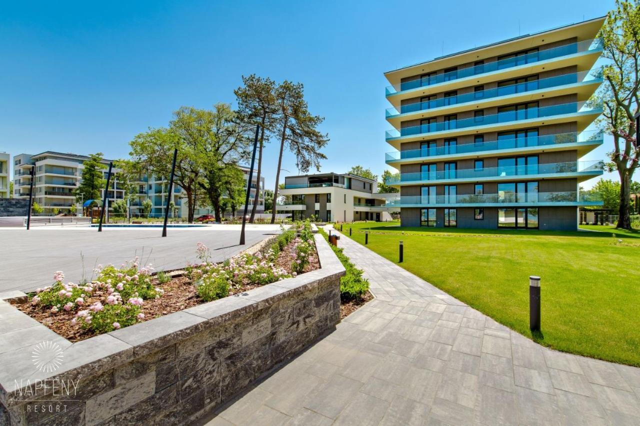 Bonnie-Premium Lelle Waterfront Private Apartment Balatonlelle Luaran gambar